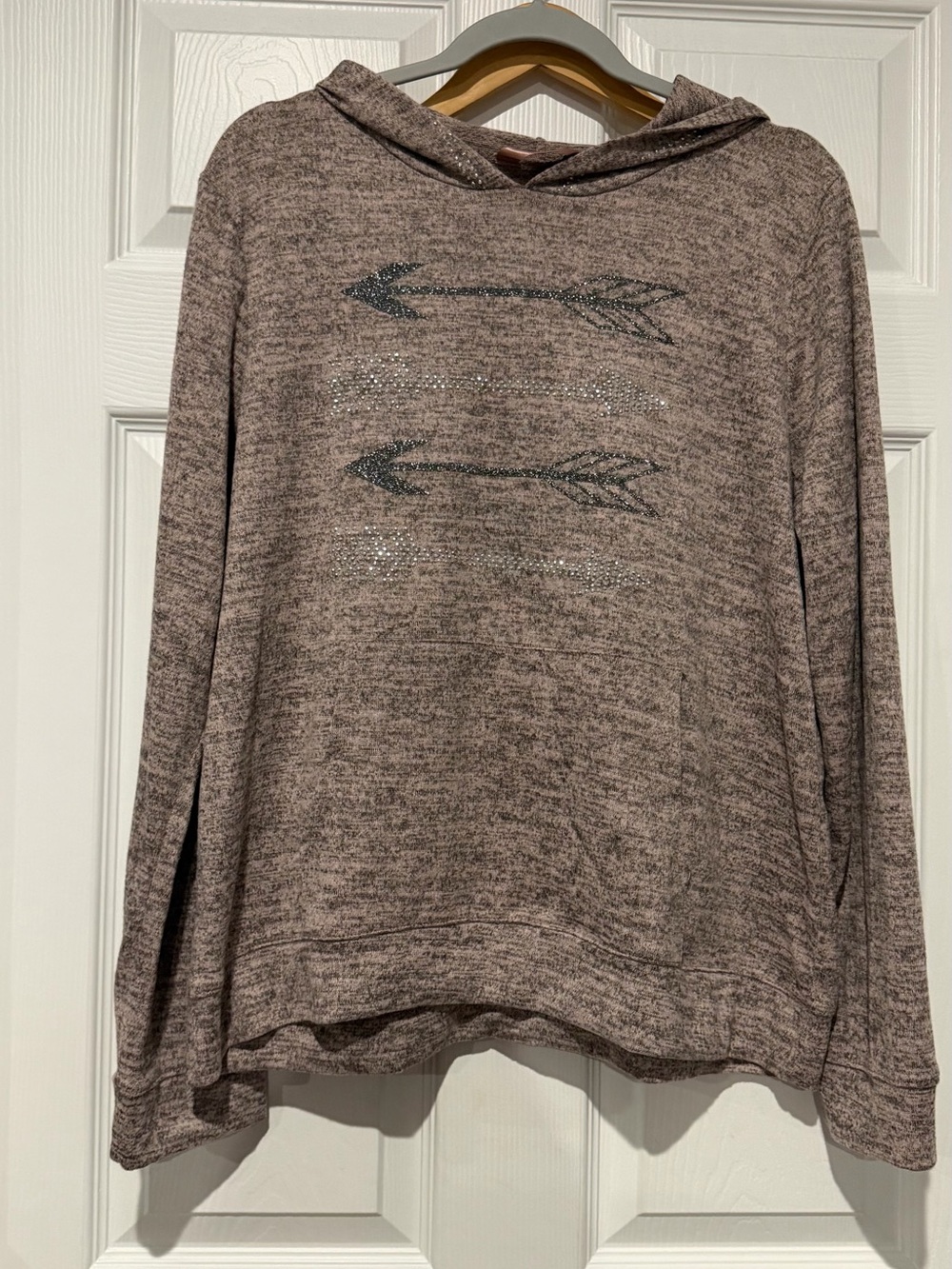 SJS Taupe Marled Crewneck Hooded Sweater with Arrow Detail